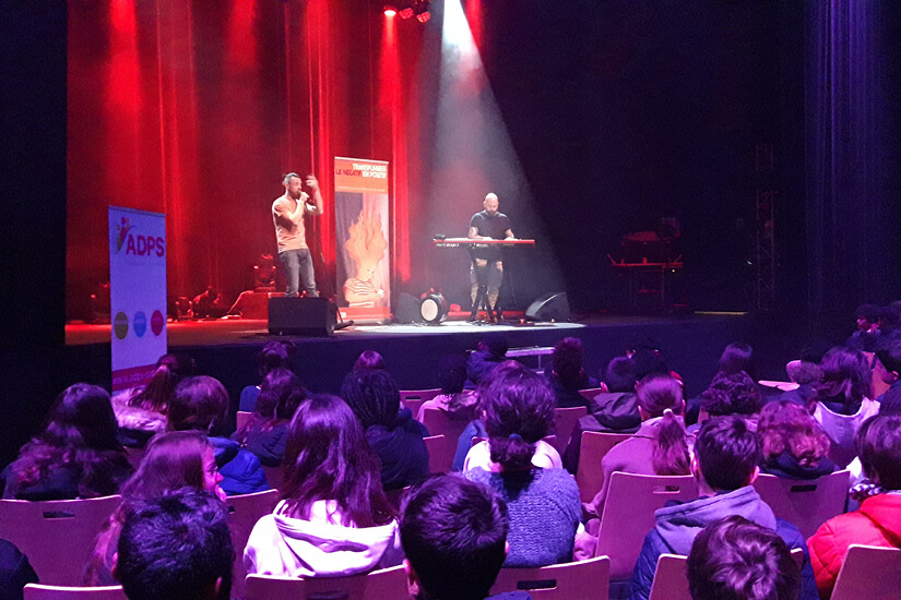 Mal-être des jeunes : quand les mots et la musique apaisent