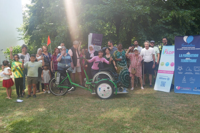 Un tricycle pour partager le plaisir de la balade avec les personnes à mobilité réduite